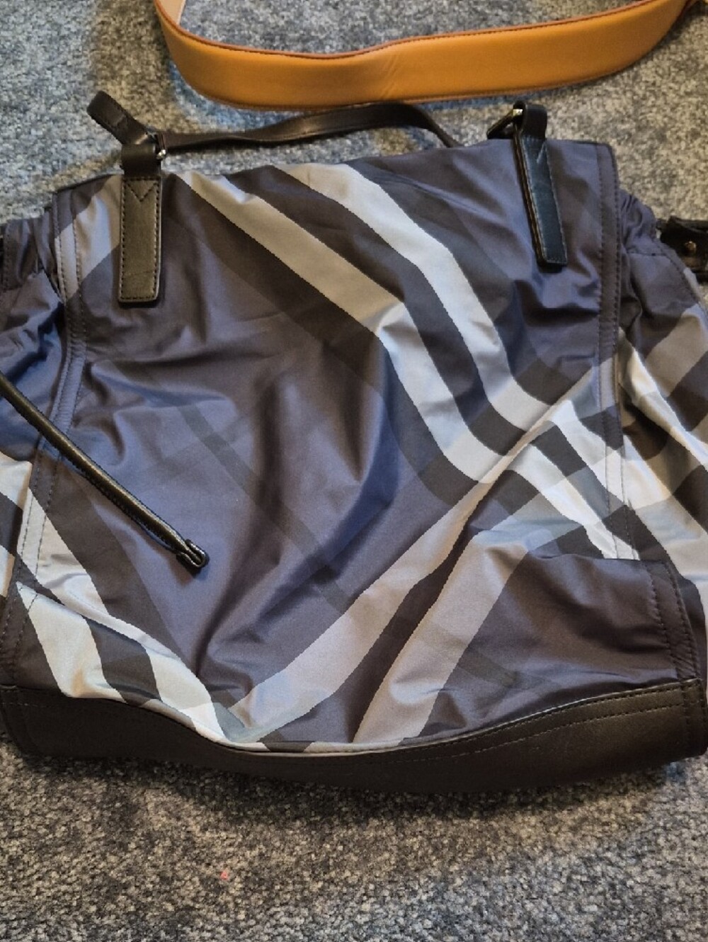 Burberry Nylon Tote Euc - Picture 5 of 8